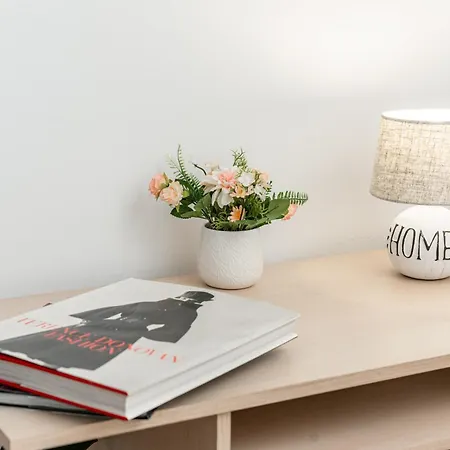 Cozy Artists - By Open House ティミショアラ