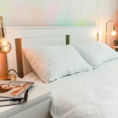 Apartment Cozy Artists - By Open House *